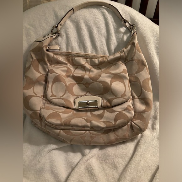 COACH handbag . EUC. - Picture 1 of 7